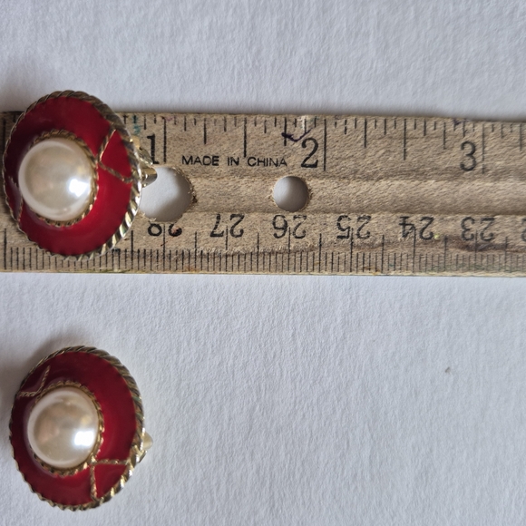 Round Red goldtone Rope Trim clip on vintage earrings - Picture 5 of 8